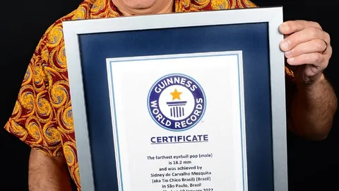 那不勒斯7000万出售K77，赛季四轮未胜丢掉榜首，而法甲新星闪耀登场