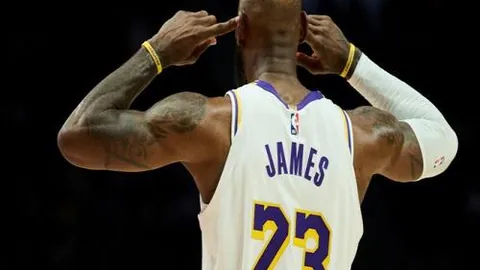 “连续停赛7场后，太阳明日挑战雄鹿，比尔复出存疑”